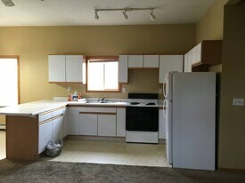 1210 E 2nd St, Unit 1 in Duluth, MN - Building Photo