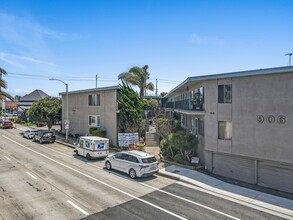 Redondo Apartments in Redondo Beach, CA - Building Photo - Building Photo