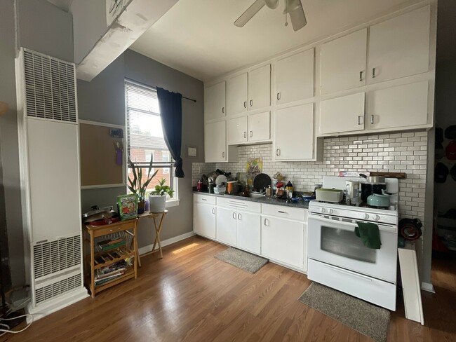 3222 S Morgan St in Chicago, IL - Building Photo - Interior Photo