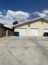 317 Anna Cir in Bullhead City, AZ - Building Photo - Building Photo