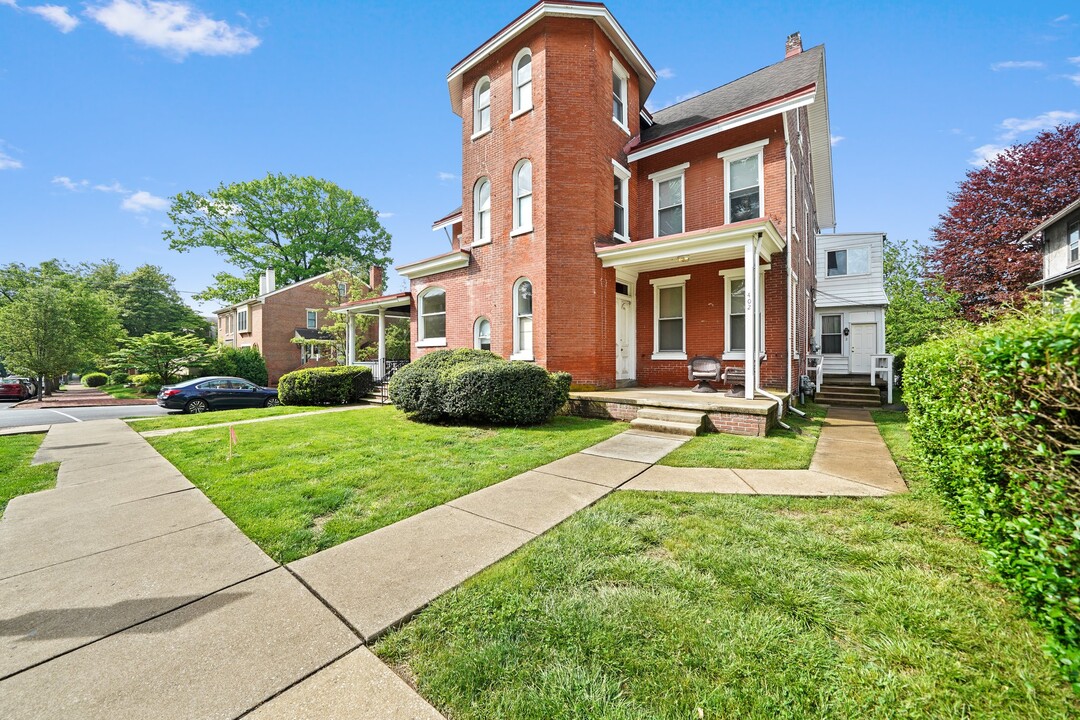 402 N Church St, Unit 4 in West Chester, PA - Building Photo