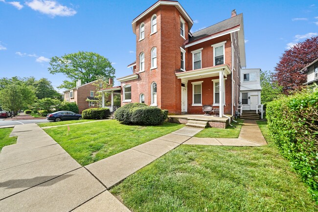 402 N Church St, Unit 4