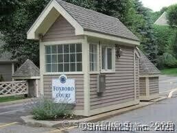 416 Foxboro Dr