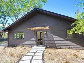 9554 Los Guilicos Ave in Kenwood, CA - Building Photo - Building Photo