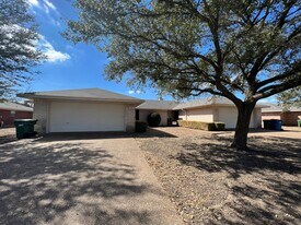 972 Parkview Cir in Hewitt, TX - Building Photo