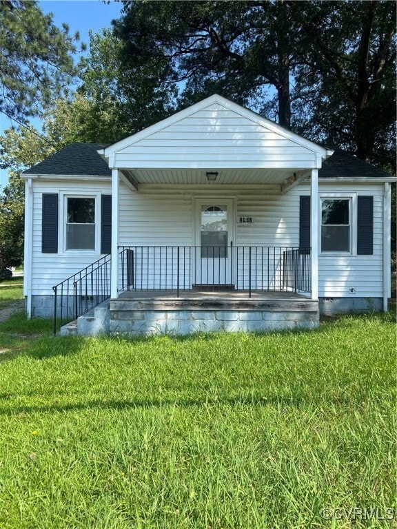 property at 2407 Oaklawn Blvd