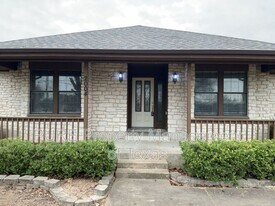 2004 Walsh Dr in Round Rock, TX - Building Photo