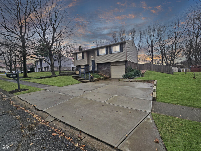 7620 Snowflake Dr in Indianapolis, IN - Building Photo - Building Photo