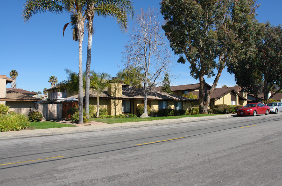 1228 Palomar Pl in Vista, CA - Building Photo