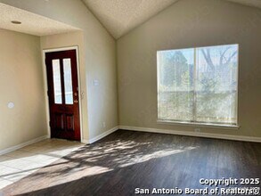 8600 Wood Wind in San Antonio, TX - Building Photo - Building Photo