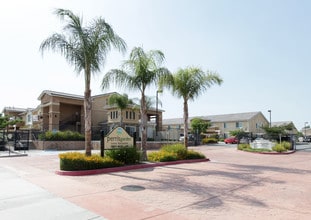 Perris Garden Apartments in Perris, CA - Foto de edificio - Building Photo