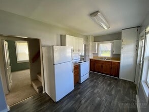 2 W 4th St in West Jefferson, NC - Building Photo - Building Photo