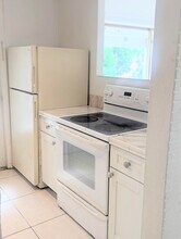 20400 NW 7th Ave in Miami Gardens, FL - Building Photo - Building Photo