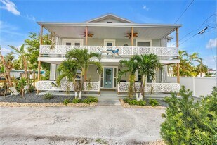 134 86th Terrace in Treasure Island, FL - Building Photo