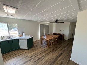 48382 Silver Valley Rd in Newberry Springs, CA - Foto de edificio - Building Photo