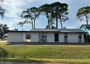 8820 Pohoy Ave in Sarasota, FL - Building Photo