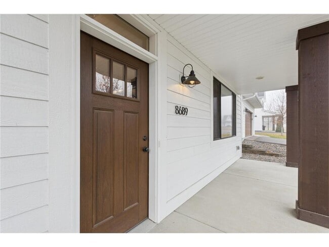 8689 Deerwood Ln N in Maple Grove, MN - Building Photo - Building Photo