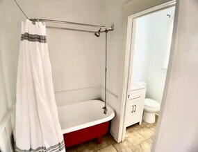 601 Louisiana Ave, Unit B in Baton Rouge, LA - Foto de edificio - Building Photo