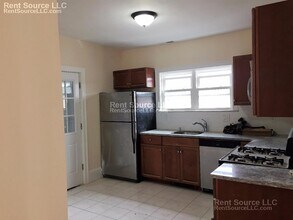 24 Willard Ave, Unit 3 in Medford, MA - Building Photo - Building Photo