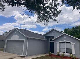6215 Gondola Dr in Riverview, FL - Building Photo