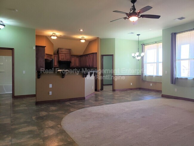 329 Madison Pl Dr in Moore, OK - Building Photo - Building Photo