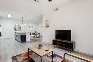 6610 N 93rd Ave in Glendale, AZ - Building Photo