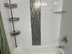 2587 Cyprus Dr in Palm Harbor, FL - Foto de edificio - Building Photo