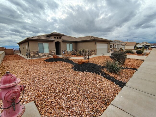 property at 364 E Todd Pl