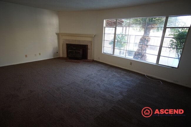 2712 Century Dr in Bakersfield, CA - Building Photo - Building Photo