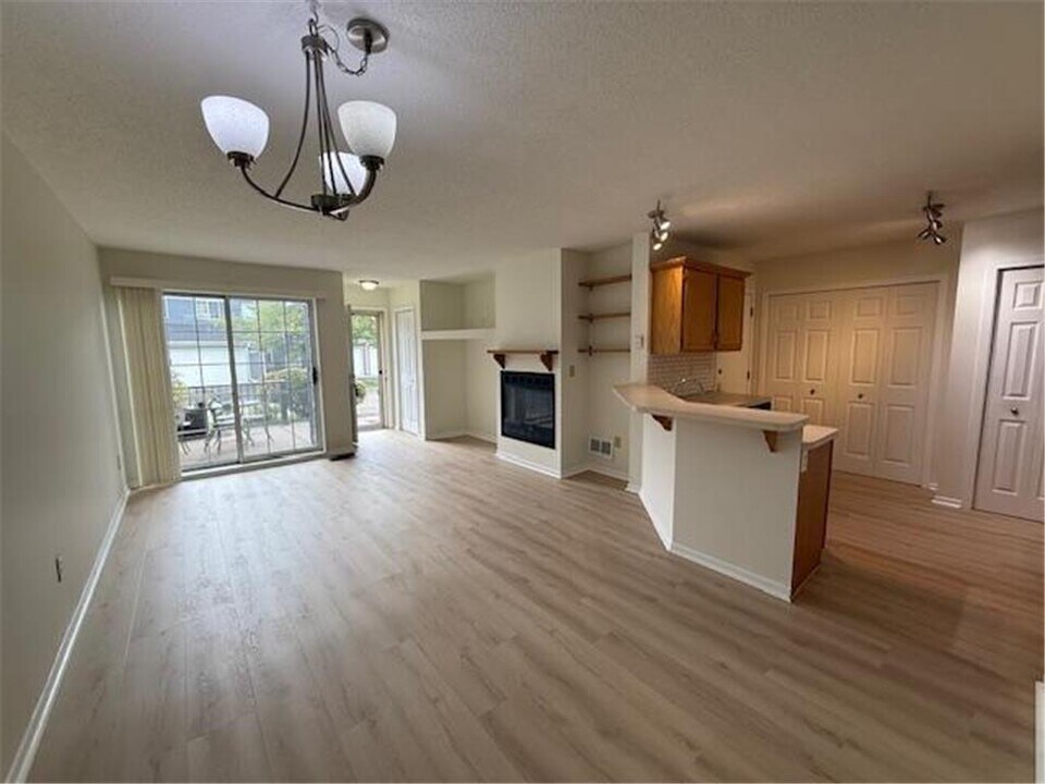 1790 Donegal Dr in Woodbury, MN - Building Photo
