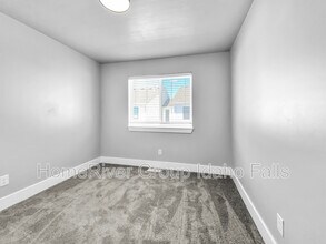 2930 Sunburst Dr in Ammon, ID - Building Photo - Building Photo