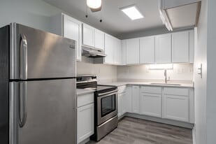 Dorchester Arms in Detroit, MI - Building Photo