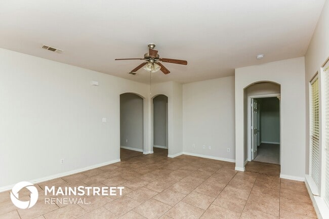 233 Kennedy Dr in Crowley, TX - Building Photo - Building Photo