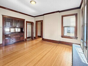 438 University Ave NE in Minneapolis, MN - Building Photo - Building Photo