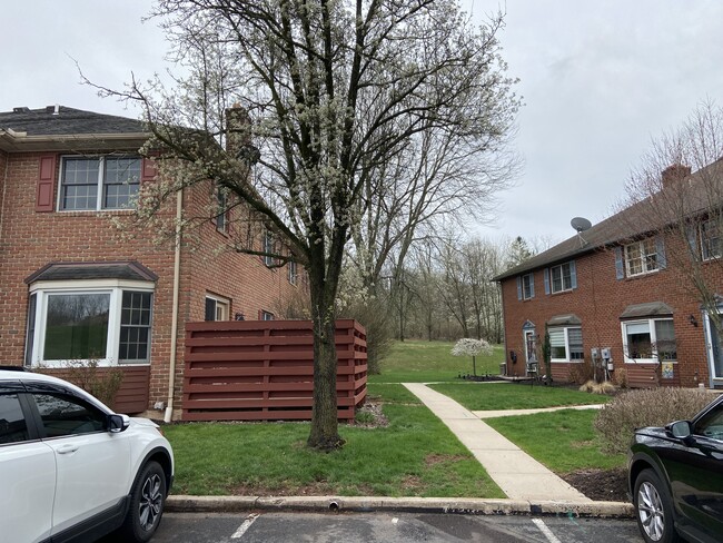 3 Windsor Ct in Reading, PA - Building Photo - Building Photo