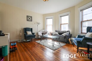 47 Easton St, Unit 2 in Boston, MA - Building Photo