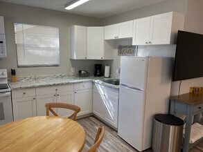 2640 NE Indian River Dr in Jensen Beach, FL - Building Photo - Building Photo