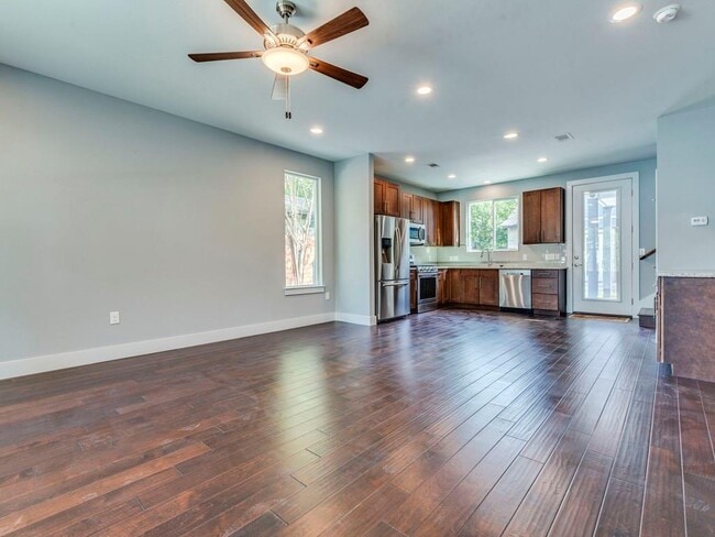 406 Post Rd Dr in Austin, TX - Building Photo - Building Photo