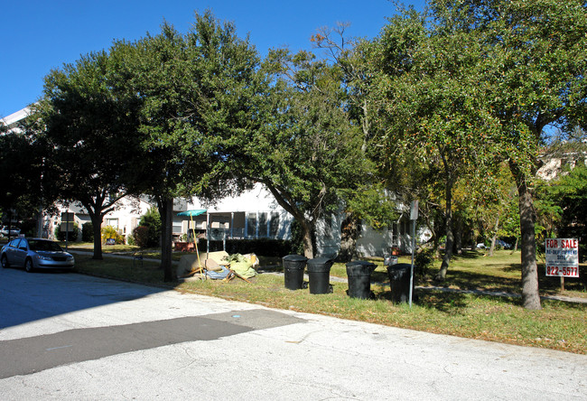 143 5th Ave S in St. Petersburg, FL - Foto de edificio - Building Photo