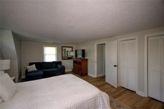 27 Sunset Dr in Charlestown, RI - Building Photo - Building Photo