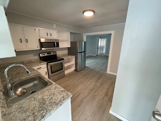 628 4th Ave, Unit Apt 1 in New Kensington, PA - Foto de edificio - Building Photo