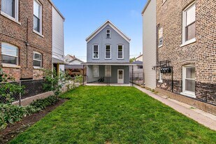 2830 W 25th Pl in Chicago, IL - Building Photo