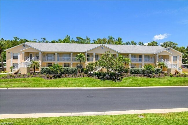 773 Wiggins Lake Dr in Naples, FL - Building Photo - Building Photo