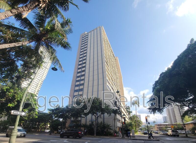 2092 Kuhio Ave. in Honolulu, HI - Building Photo