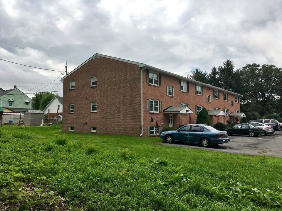 11217 Tanglewood Court in Hagerstown, MD - Building Photo