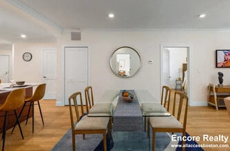 101 Asheville Rd in Brookline, MA - Foto de edificio - Building Photo