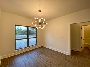 346 Parks Cir in Lufkin, TX - Foto de edificio - Building Photo