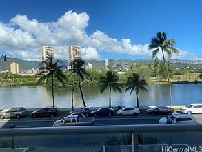 2233 Ala Wai Blvd in Honolulu, HI - Building Photo - Building Photo