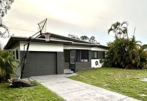 2631 Roosevelt St in Hollywood, FL - Building Photo