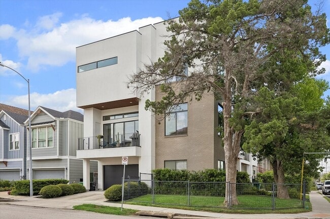 property at 613 Jackson Hill St